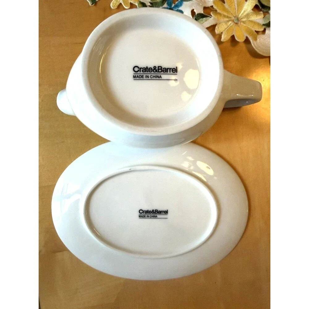 Crate & Barrel 2 pc Porcelain White Aspen Gravy Boat with Saucer Holidays EUC